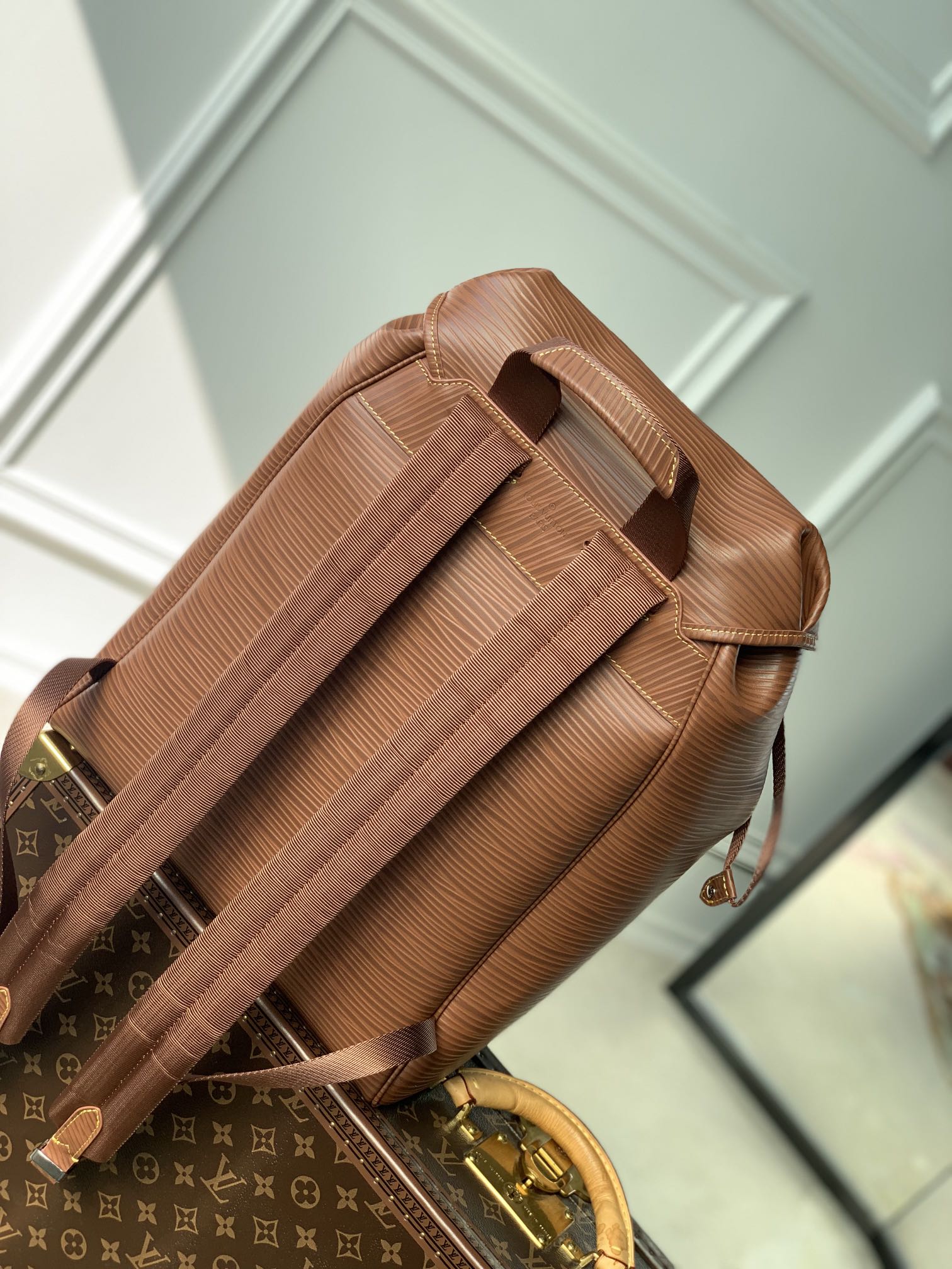 l0*is V*t0n montsouris backpack-32 x 40 x 19cm