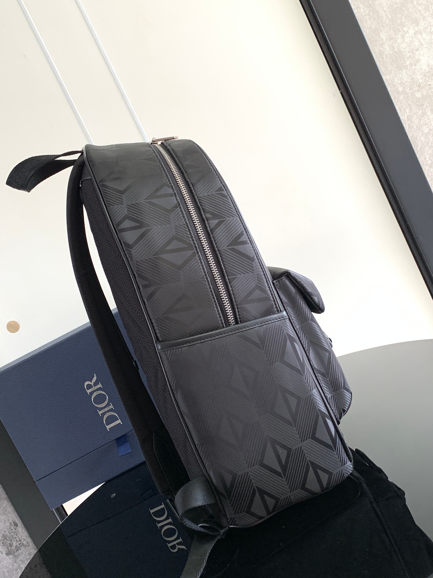 D*or explorer backpack-30 x 42 x 14.5cm