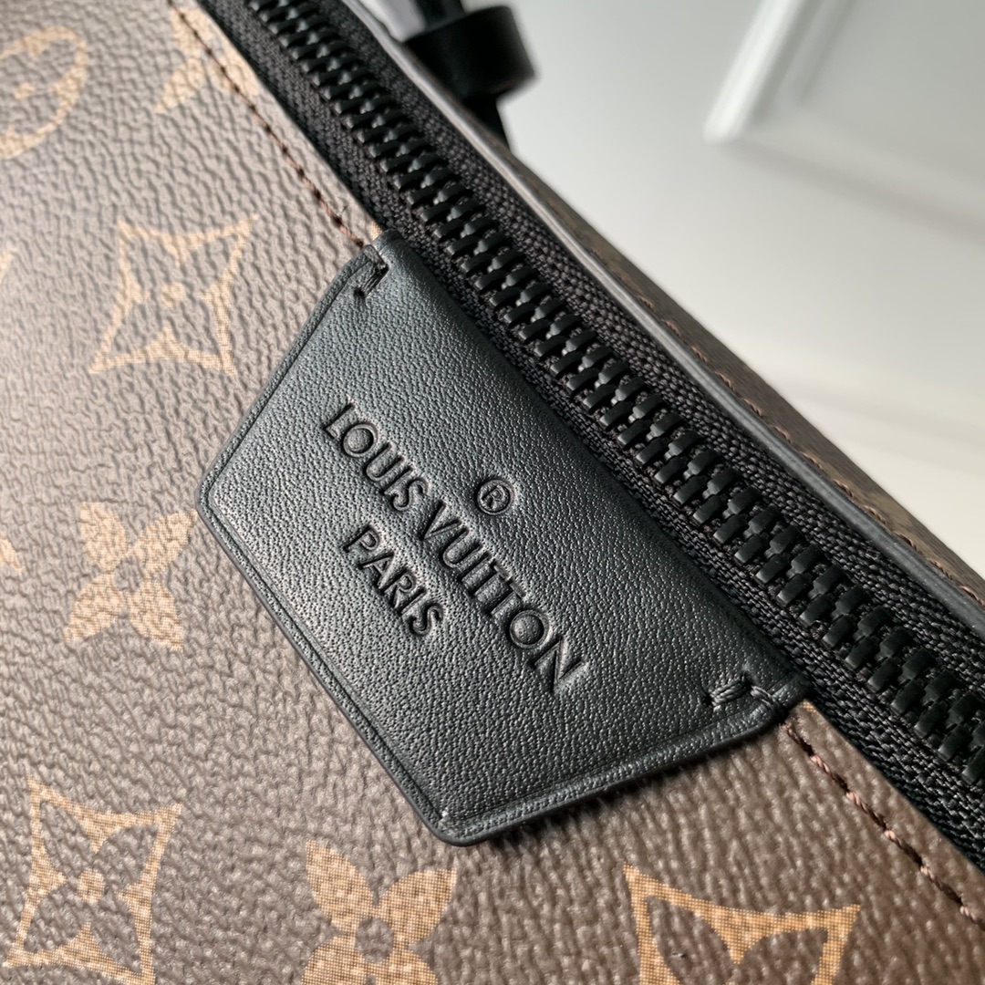l0*is V*t0n moon crossbody bag-24.5 x 16 x 4.55cm