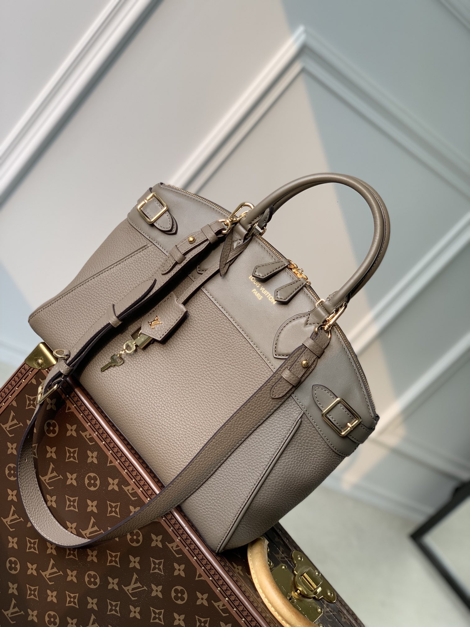 l0*is V*t0n lock it tote mm-36×29×15cm