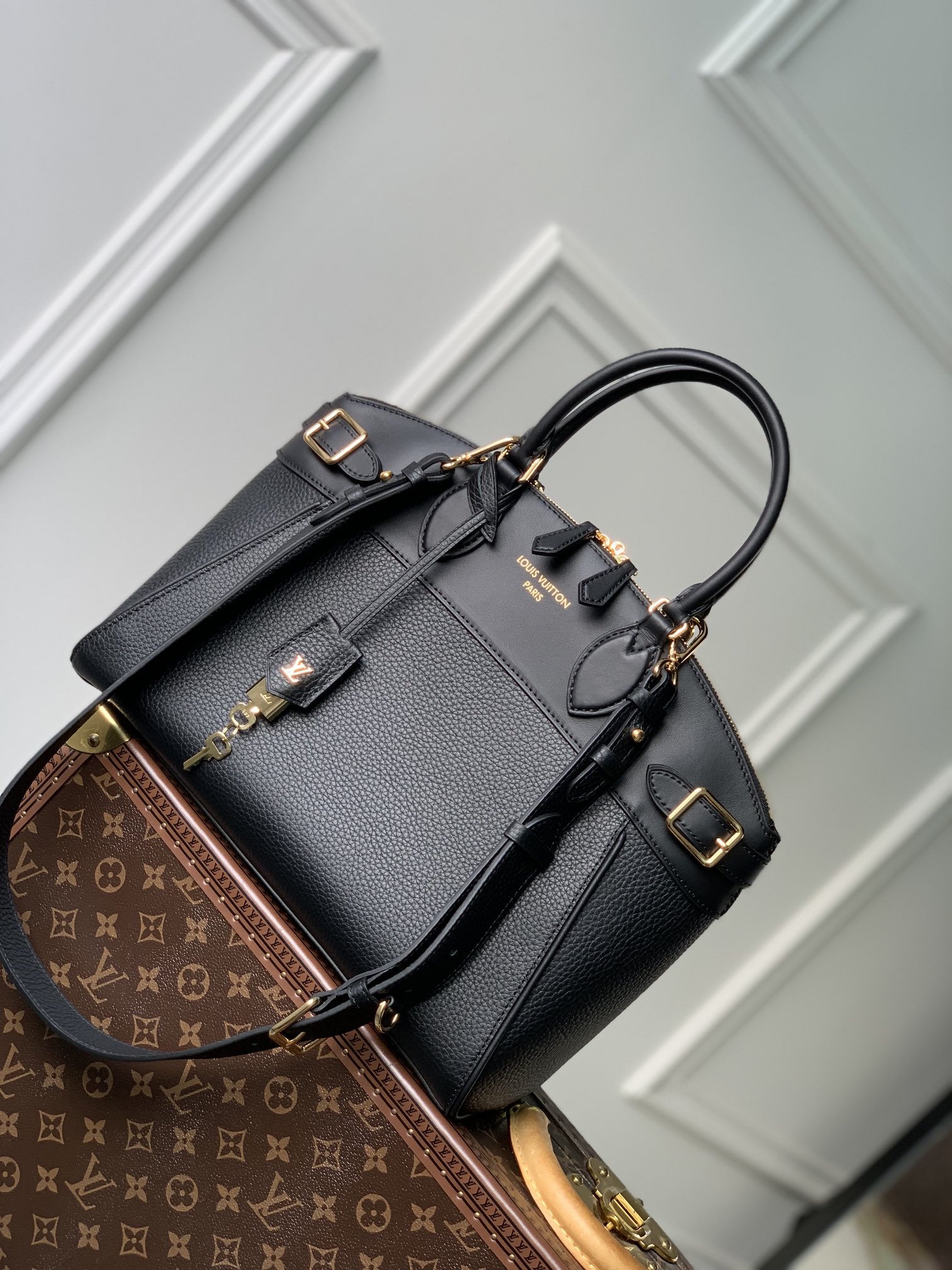 l0*is V*t0n lock it tote mm-36×29×15cm