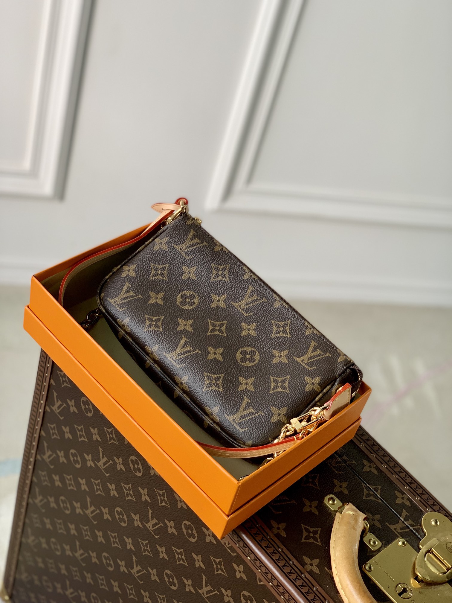 l0*is V*t0n pochette accessoire-23.5 x 13.5 x 4cm