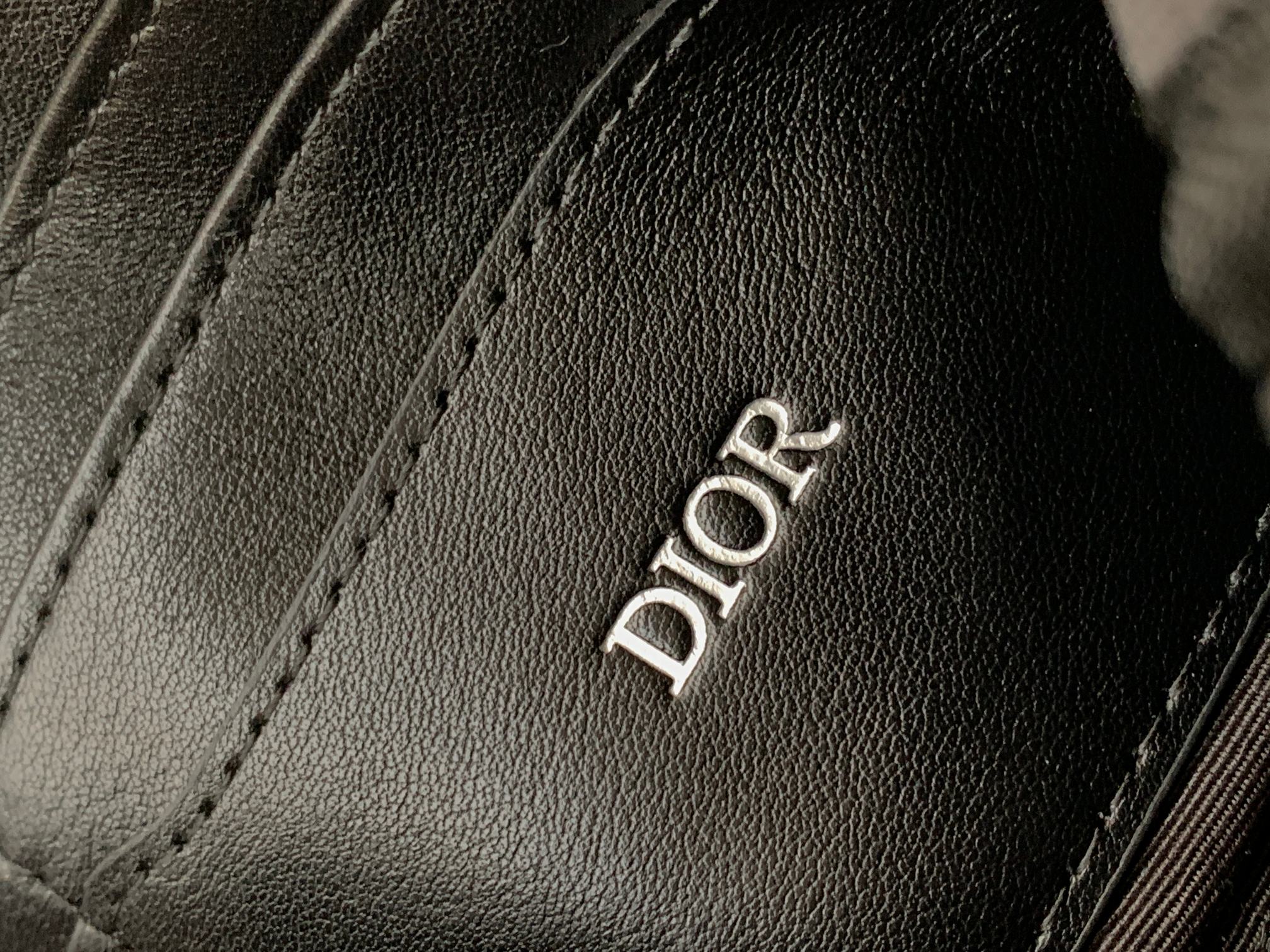 D*or pouch-24 x 15.5 x 5.5cm