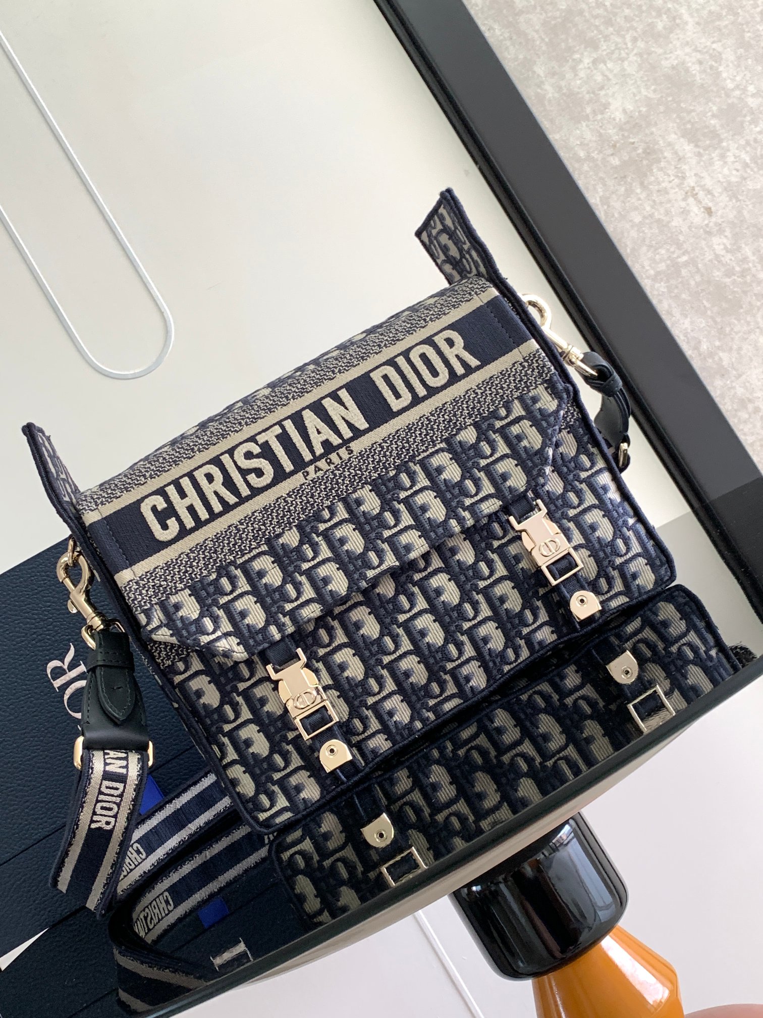 D*or oblique messenger bag-28×24×12cm