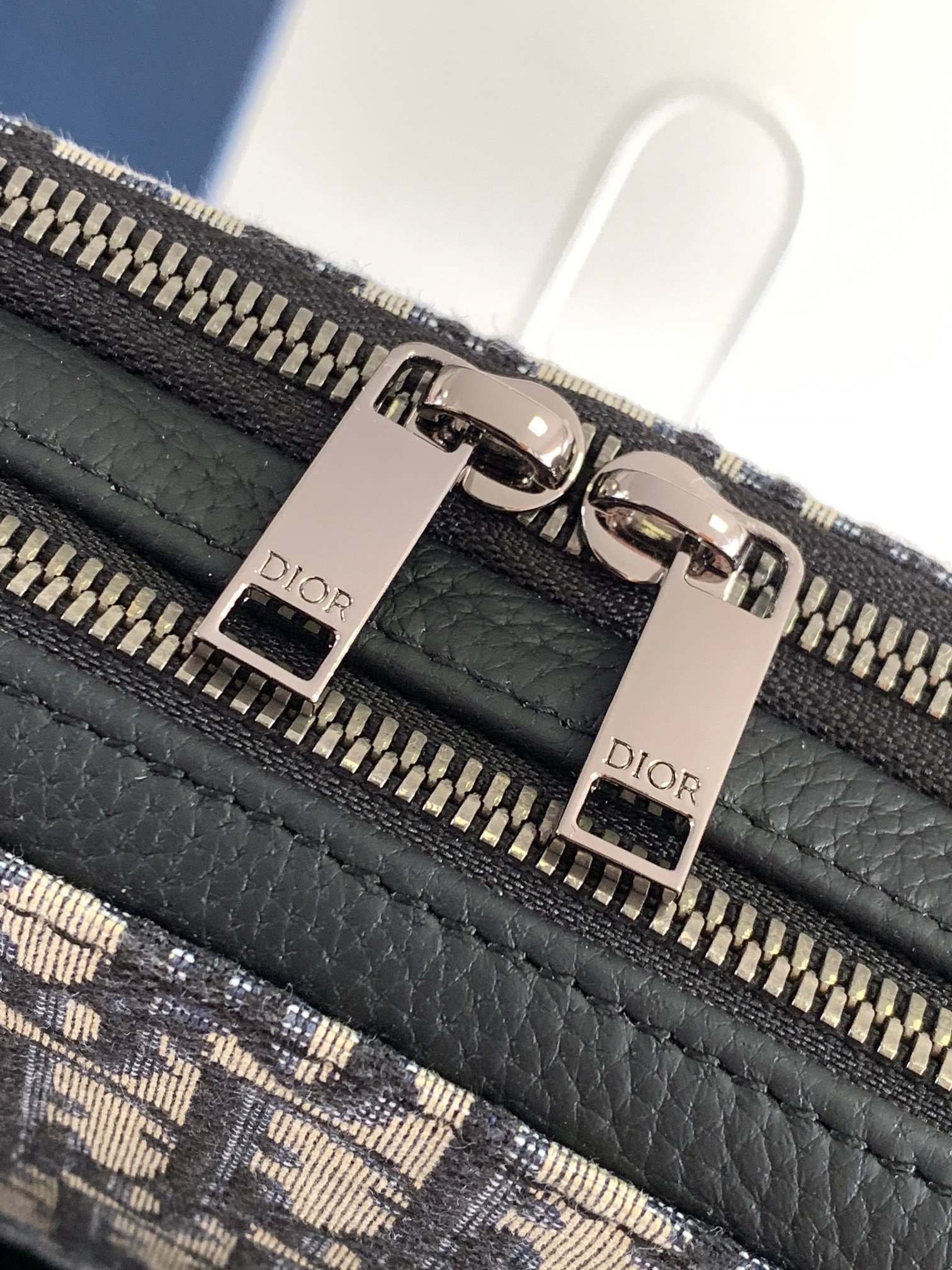 D*or essentials bag-17*12.5cm