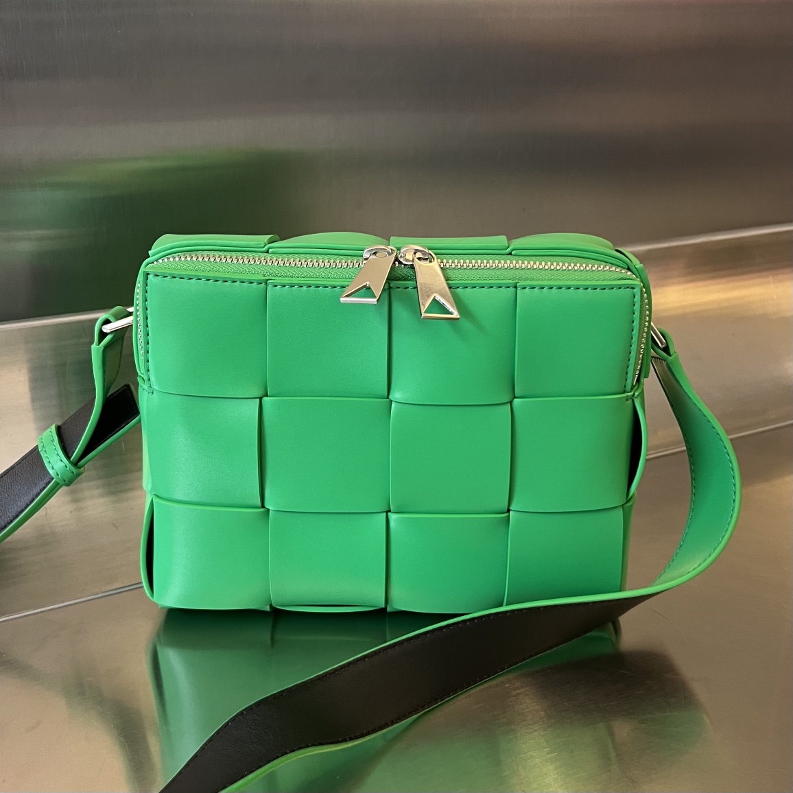 b0tte*a Ven*ta camera bag-20x15x5cm