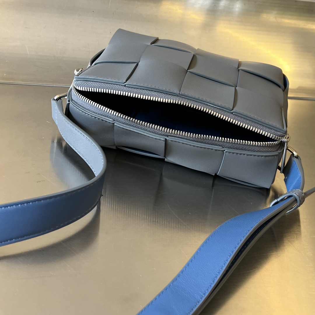 b0tte*a Ven*ta camera bag-20x15x5cm
