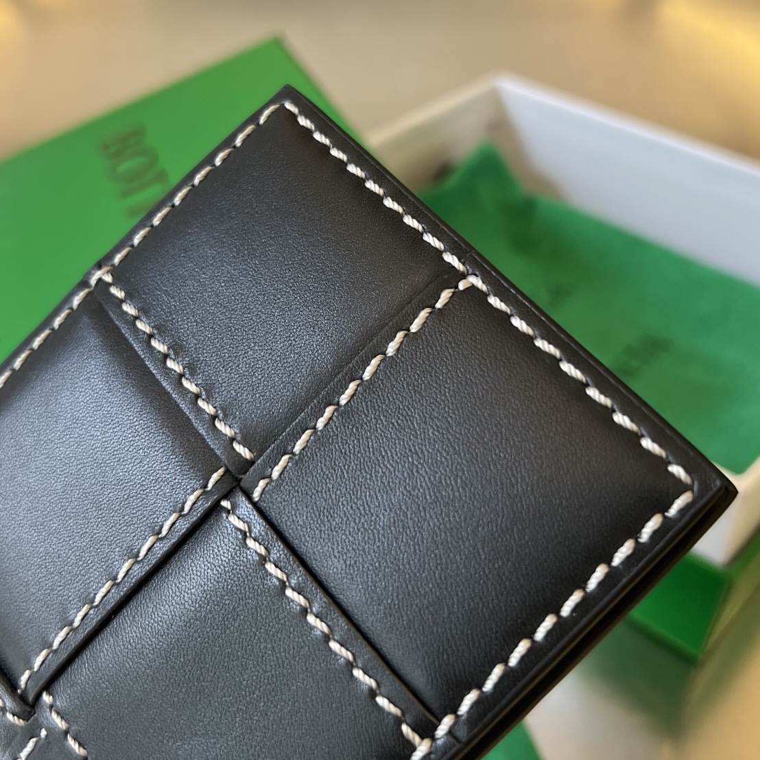 b0tte*a Ven*ta wallet-10x8.5cm