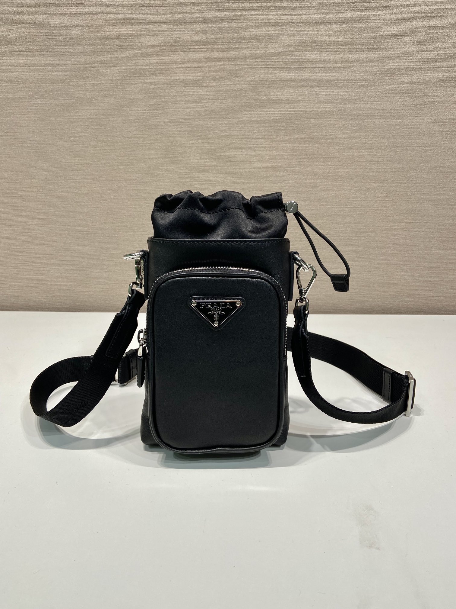 Pra*a mobile phone bag -13*18m