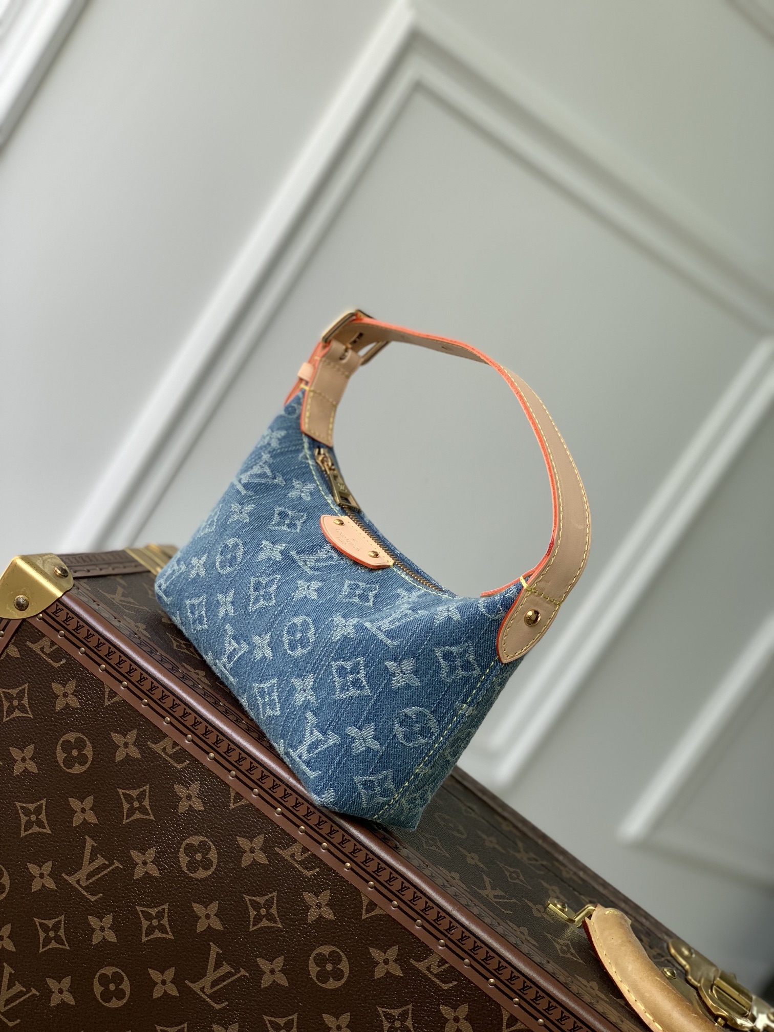 l0*is V*t0n mini moon - m82949-20.5*6*16cm