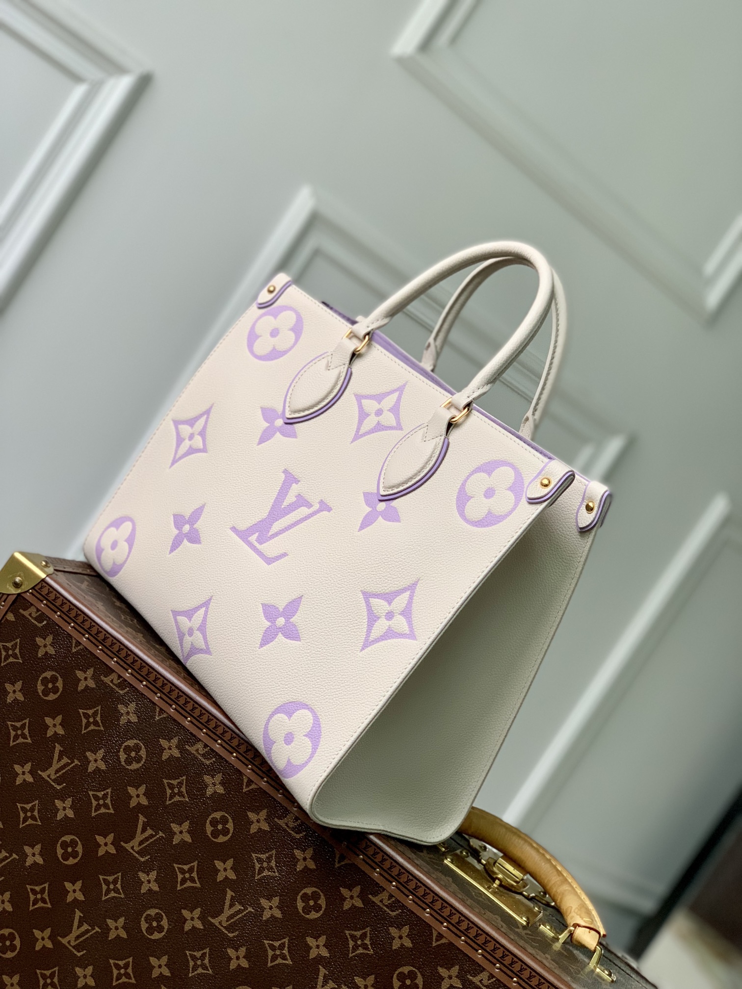 l0*is V*t0n by the pooll onthego handbag-35*27*14cm