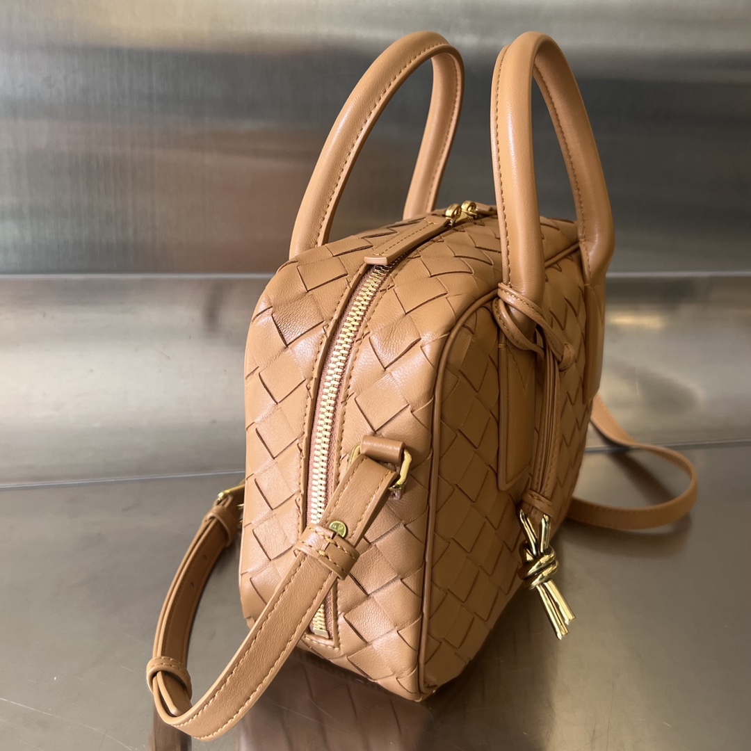 b0tte*a Ven*ta getaway bag-23.5x17.5x9cm