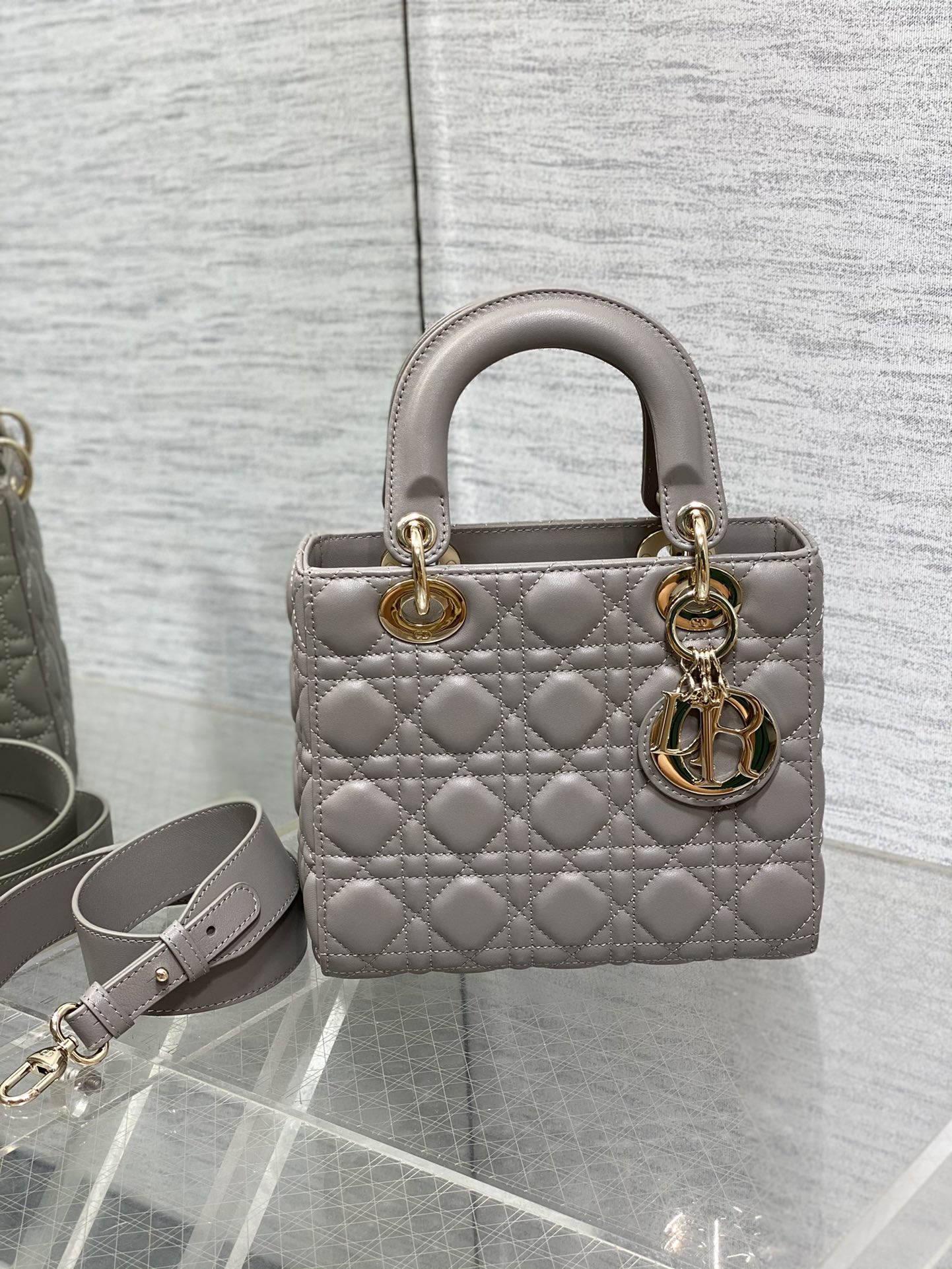 lady D*or bag-gold hardware-20*16.5*8cm