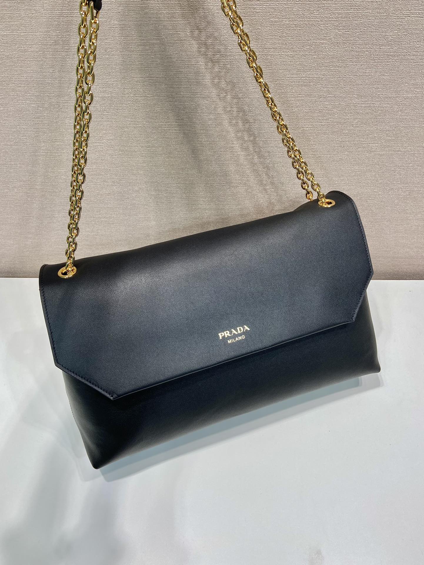 Pra*a1bd068 flap bag-38*23*12cm