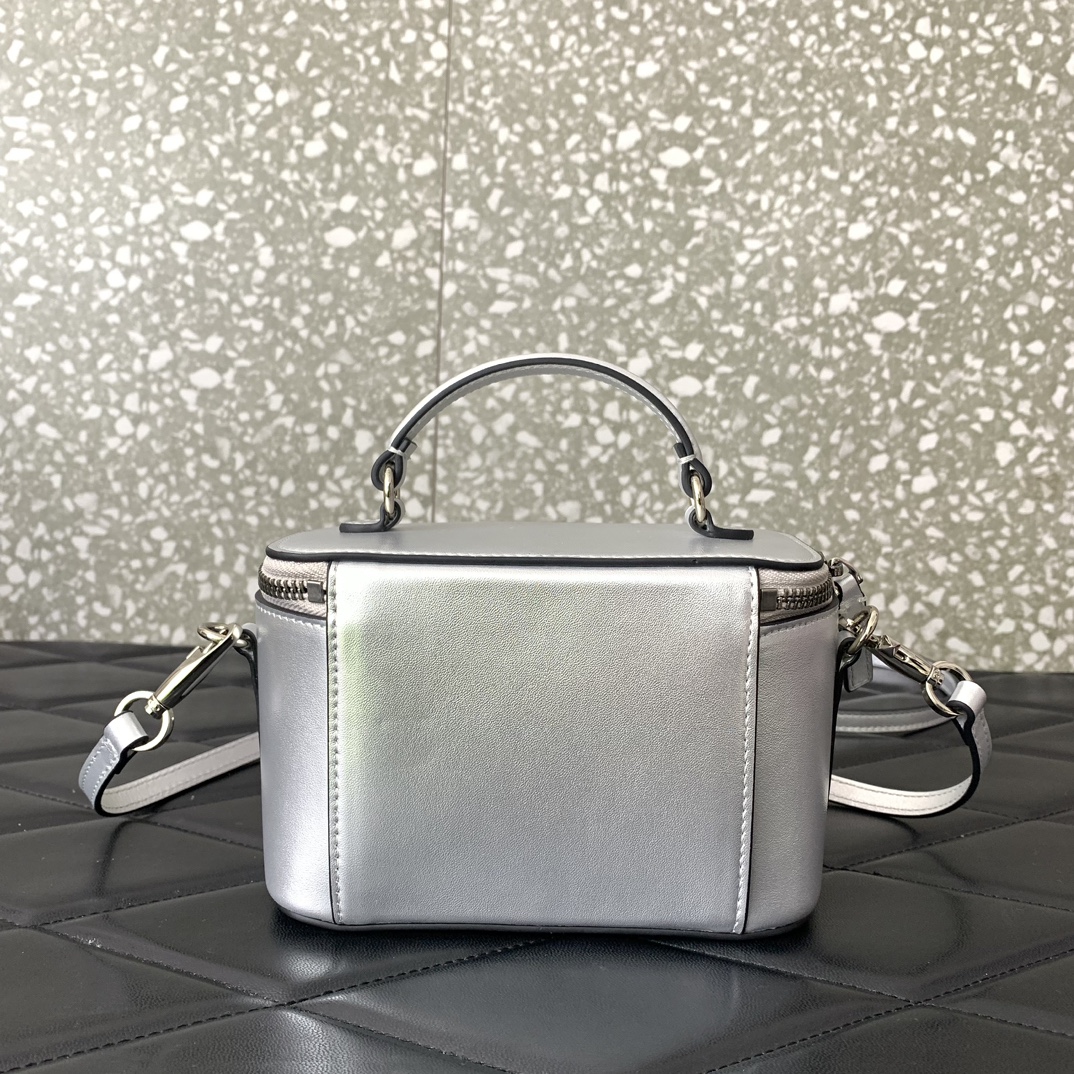 Va1e*ntin0 alentino garavani box bag-16.5*10*7.5cm