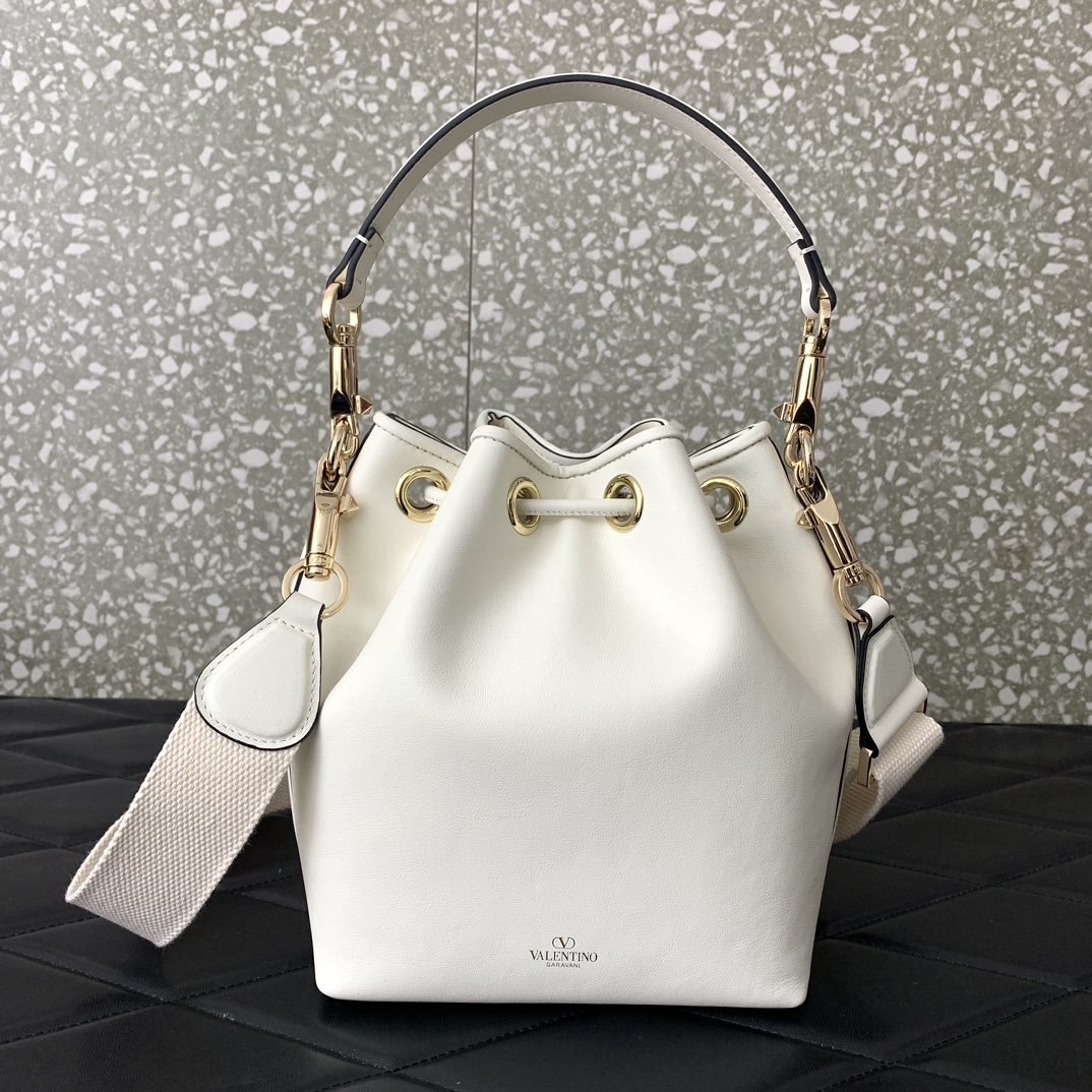 Va1e*ntin0 alentino garavani loco bag-16*19*11cm
