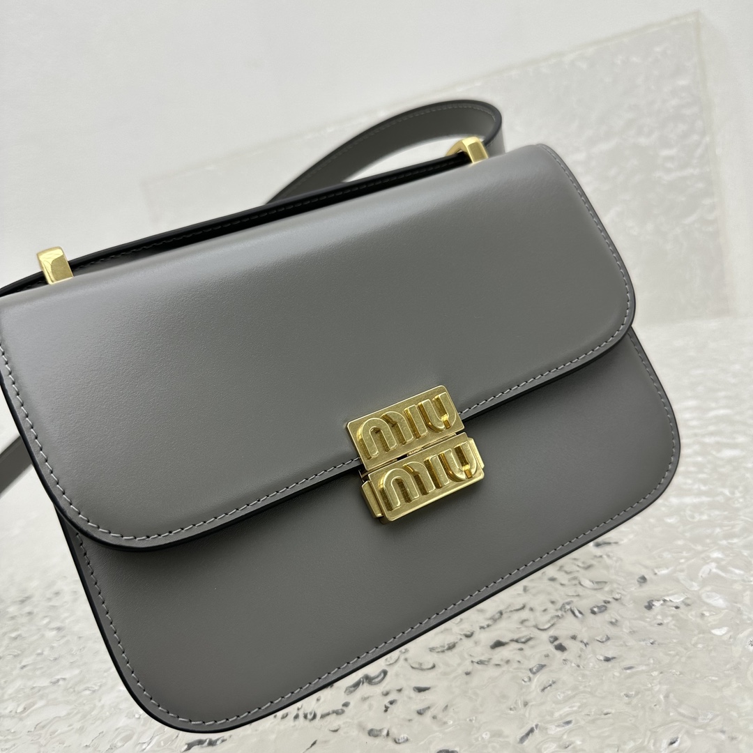 M*um*u box bag-20*13.5*5.5cm