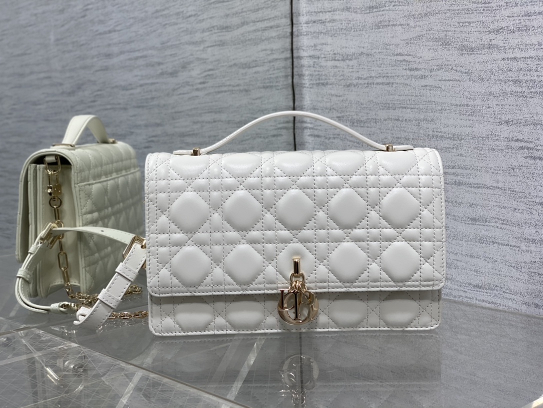 D*or miss carro bag-24*14*7.5cm