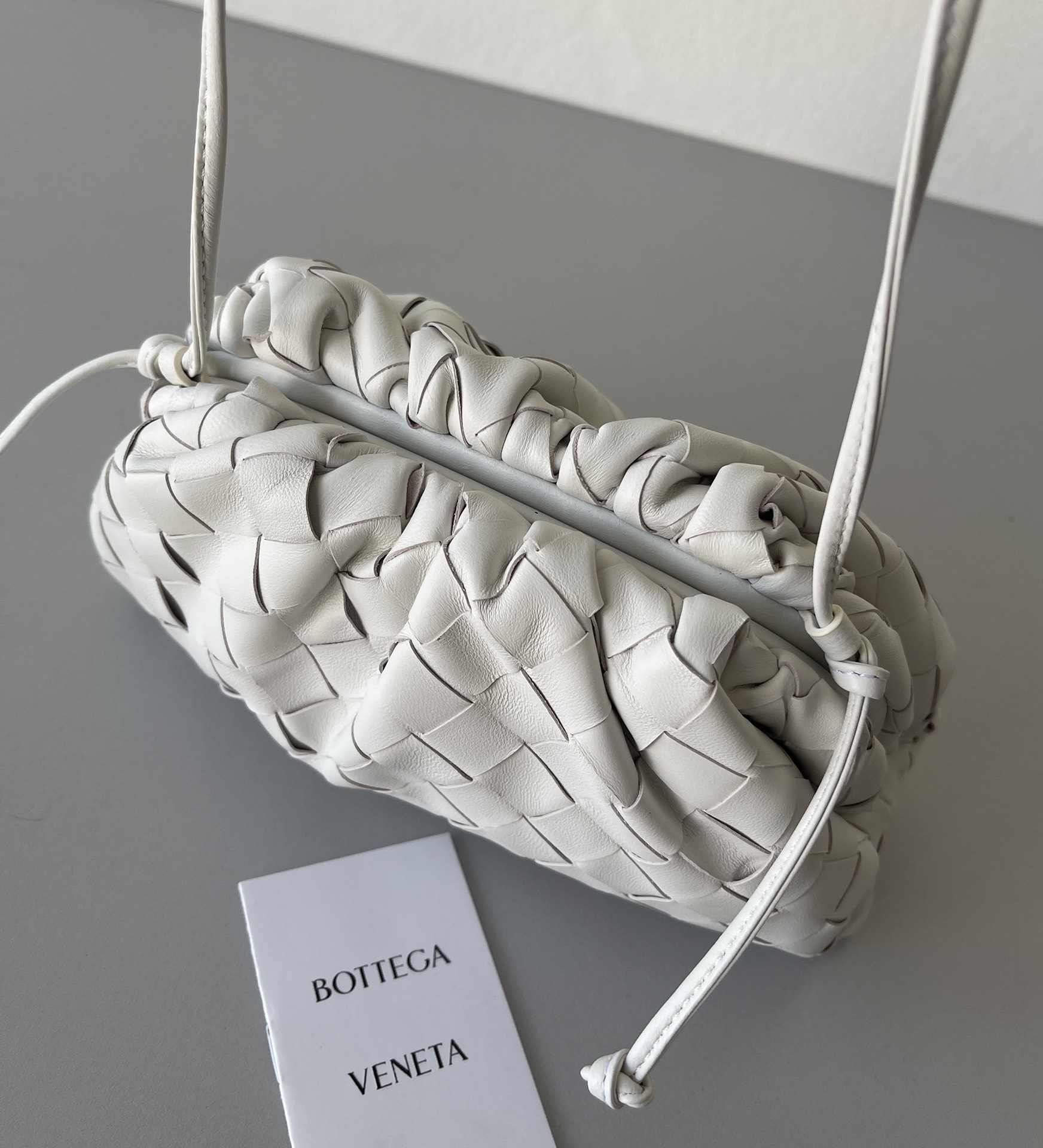 b0tte*a Ven*ta the pouch bag-22*9cm