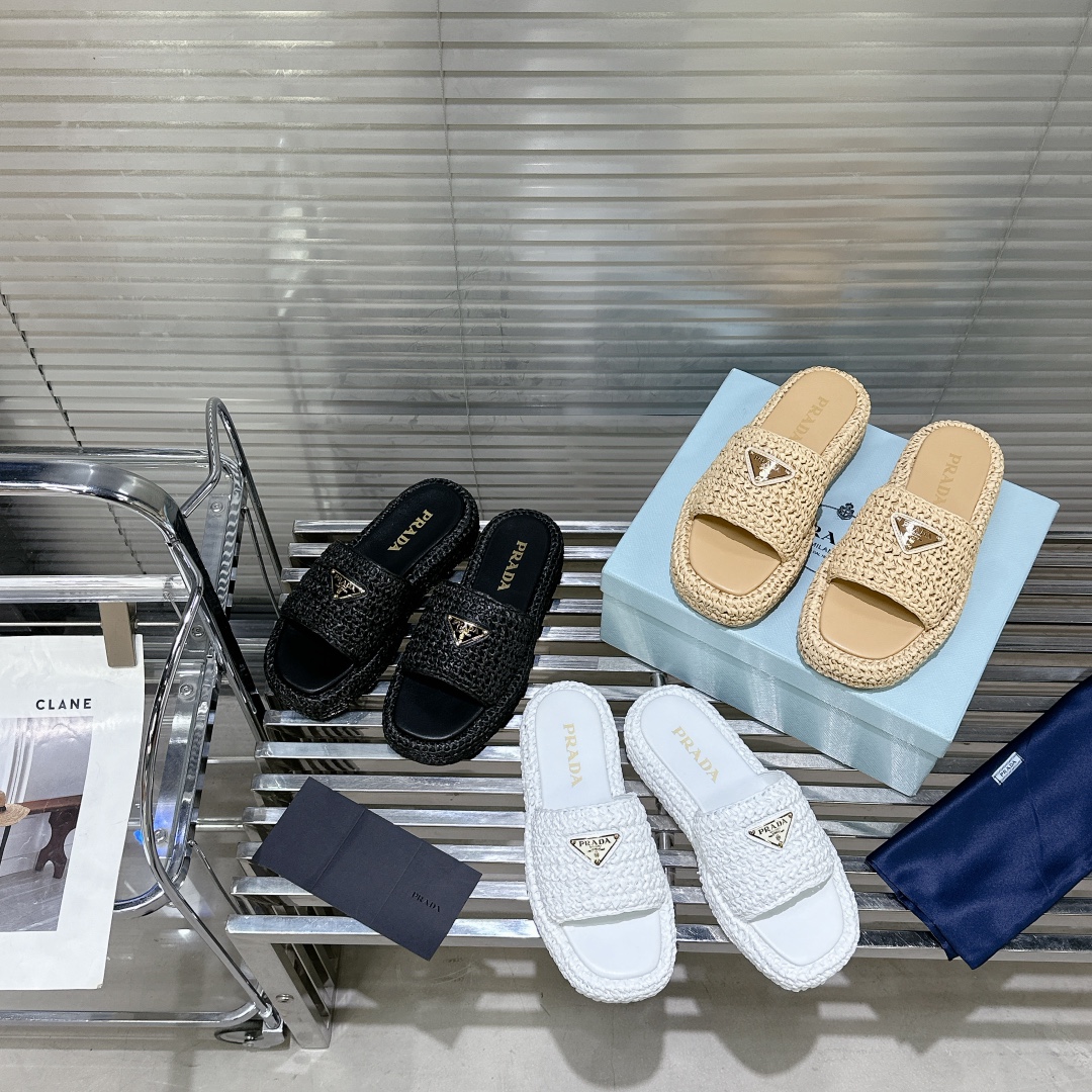 Pra*a sandals