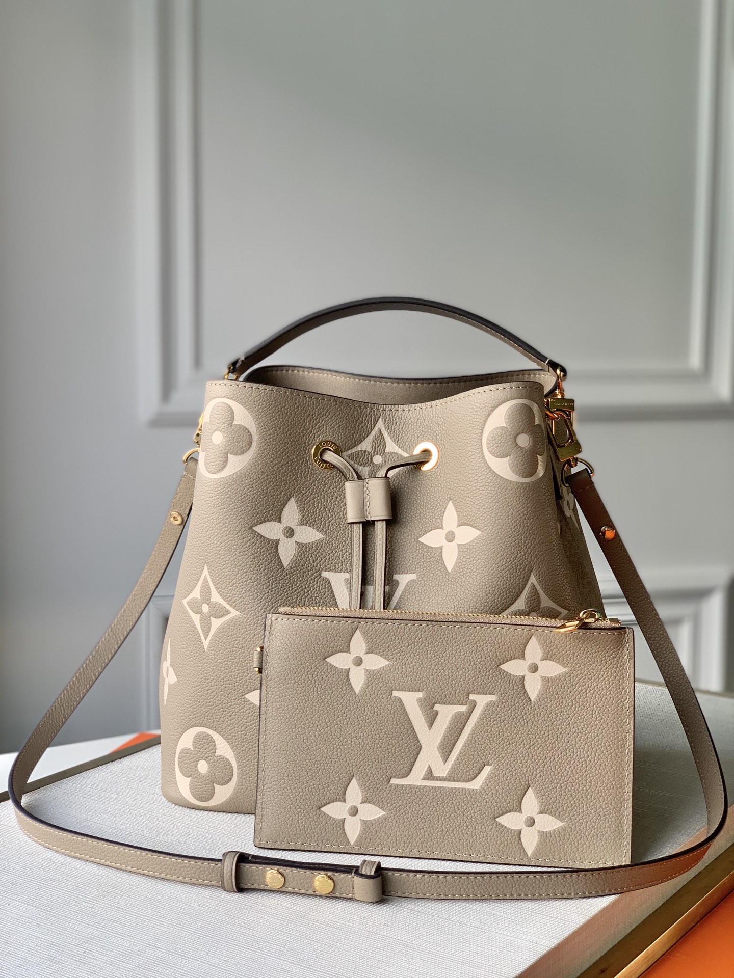 l0*is V*t0n néonoé bucket bag -m45555-26x22x27cm