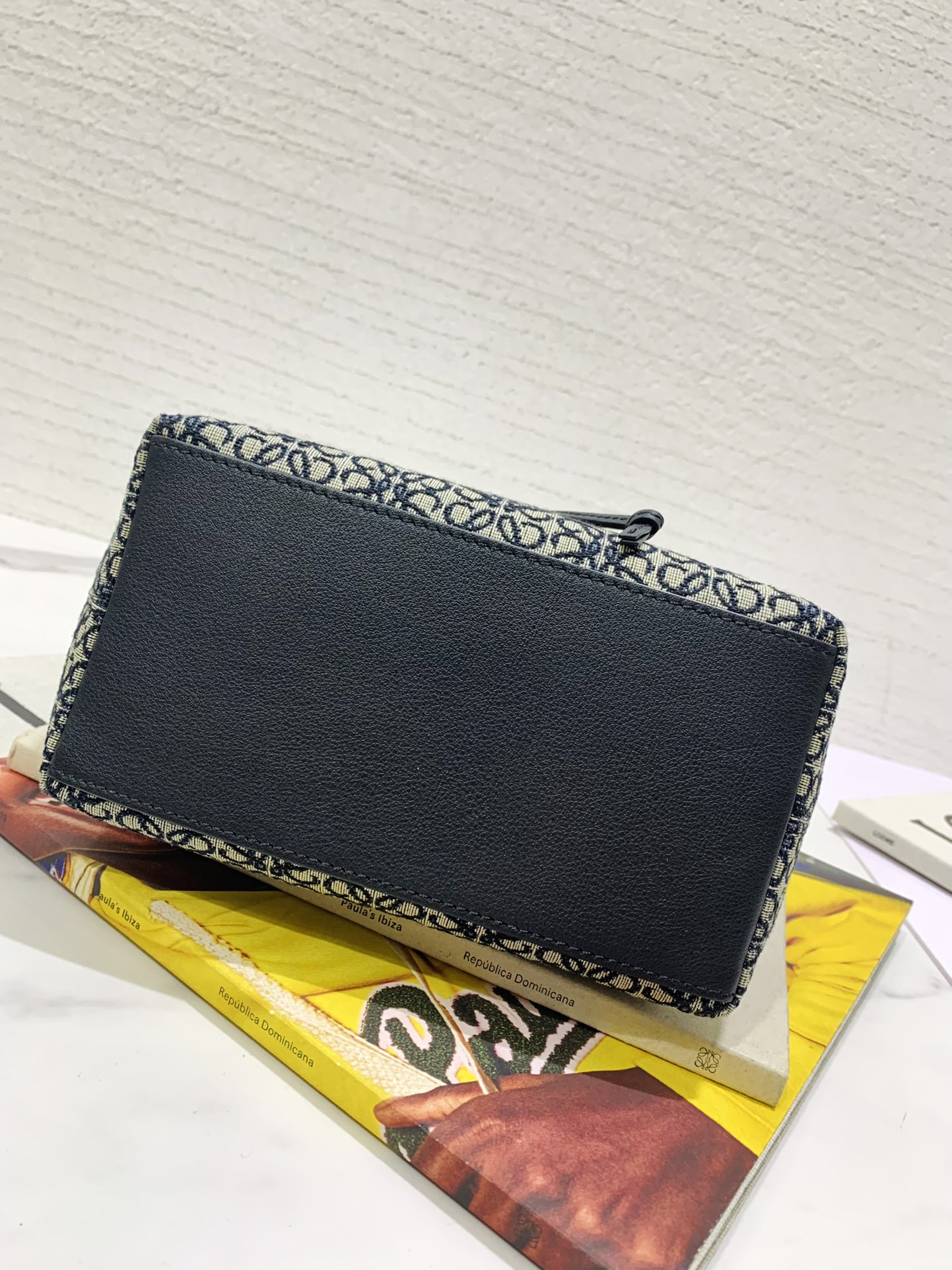 L0ew* cubi anagramtote-21*12*17cm