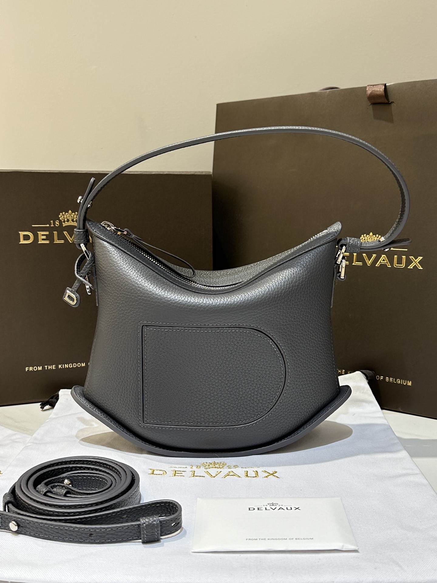 De1uavx pin swing tote-29*9*20cm