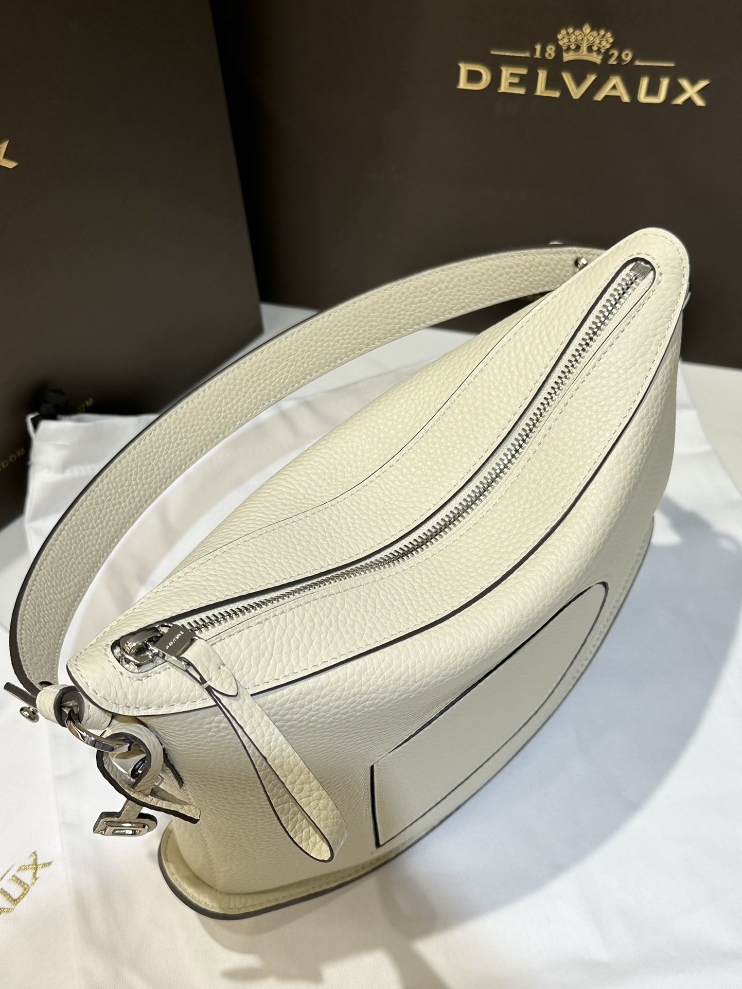De1uavx pin swing tote-29*9*20cm
