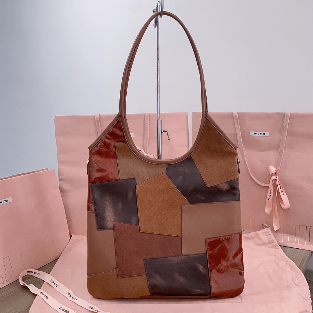 M*um*u tote-35 x 40cm