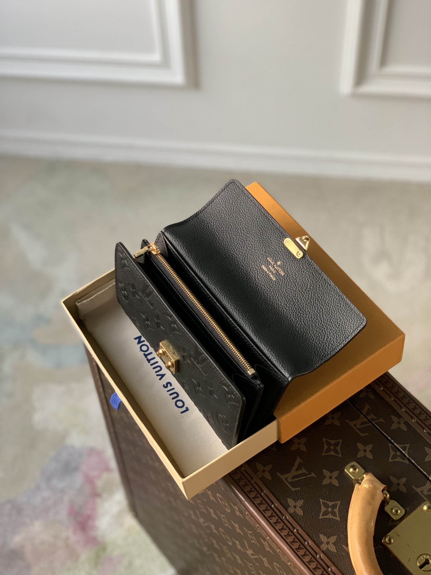 l0*is V*t0n wallet-19*11*3cm