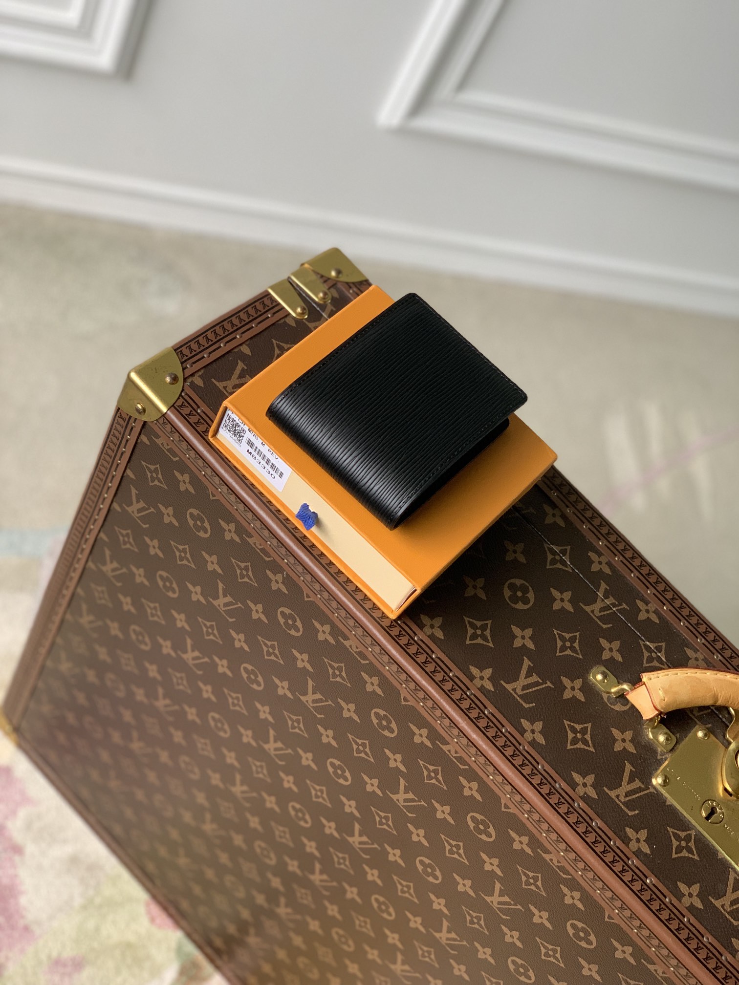 l0*is V*t0n wallet-m83333-11.5 x 9 x 1.5cm
