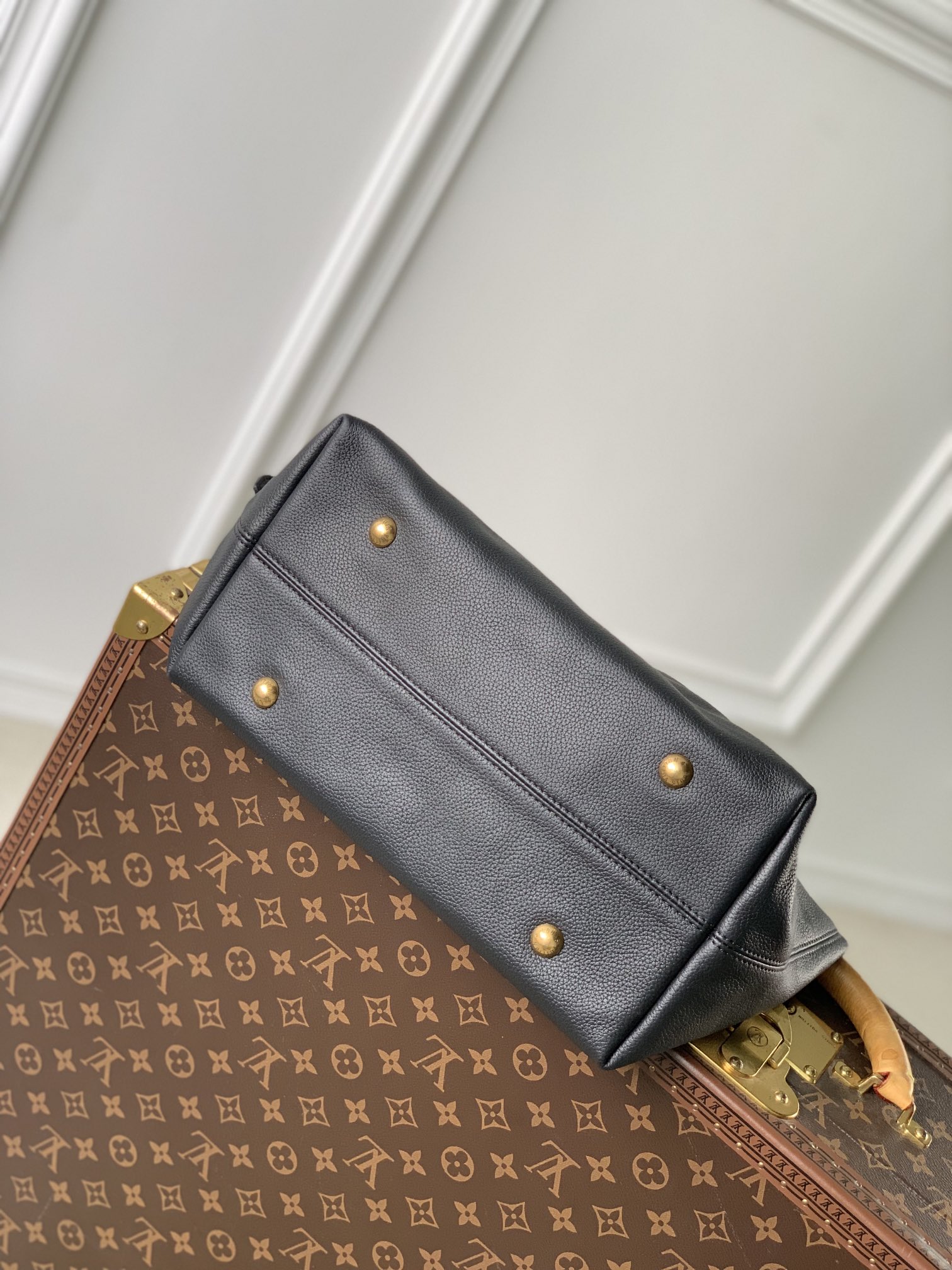 l0*is V*t0n low key hobo-m24856-31 x 35 x 18cm