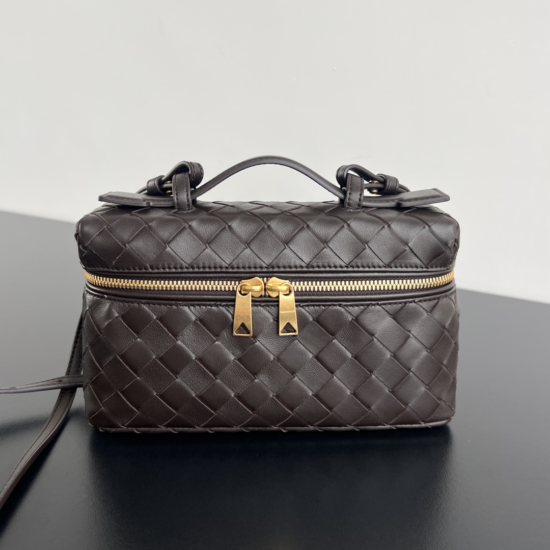 b0tte*a Ven*ta vanity case bag-22x12.5x5cm