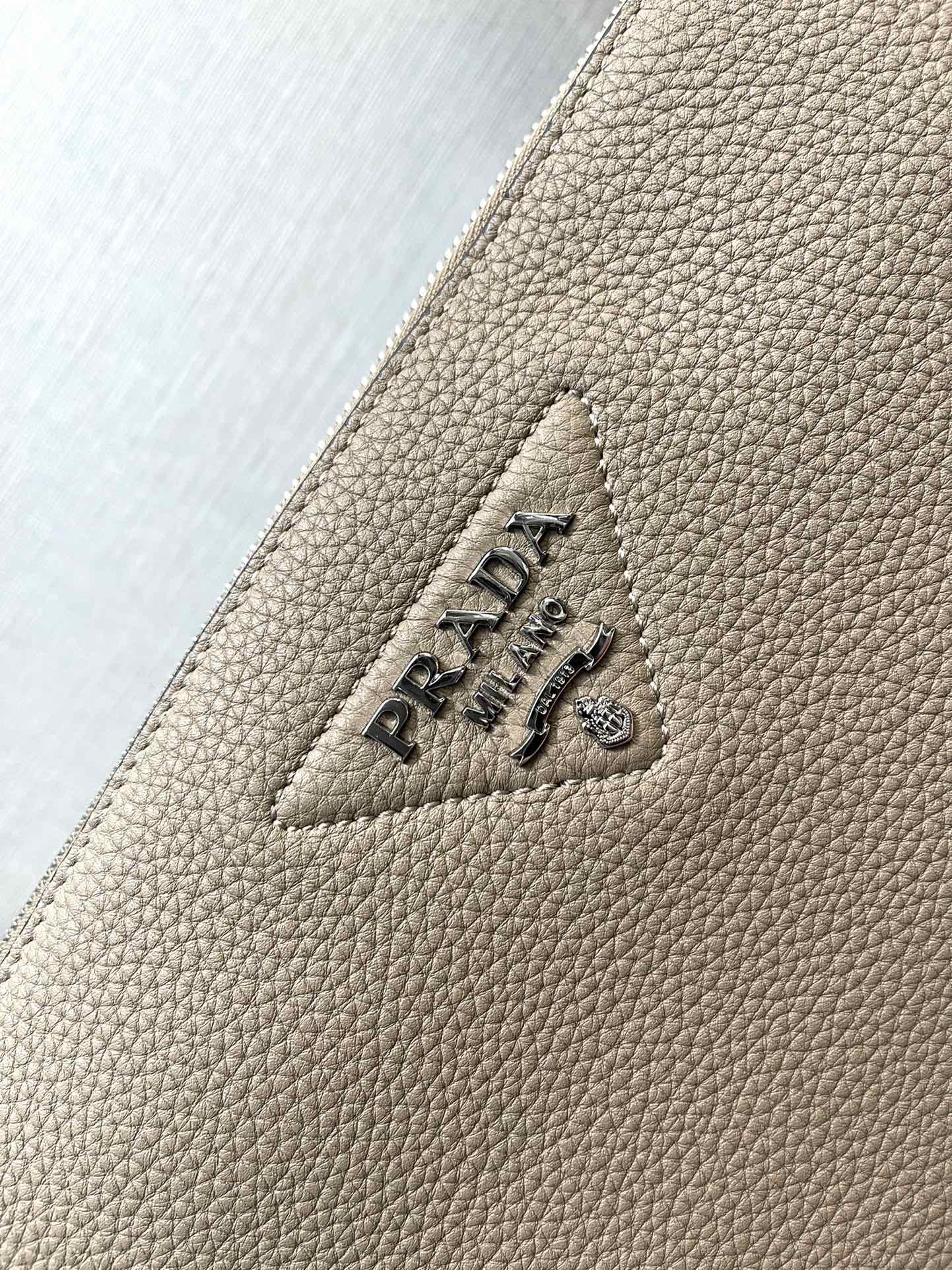 Pra*a 1bh050 double-strap backpack bag-30*19.5cm