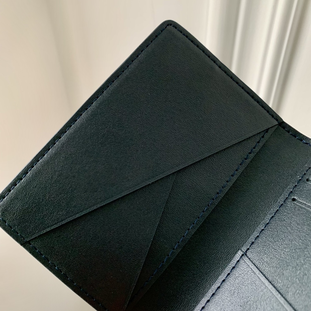 l0*is V*t0n wallet m61696