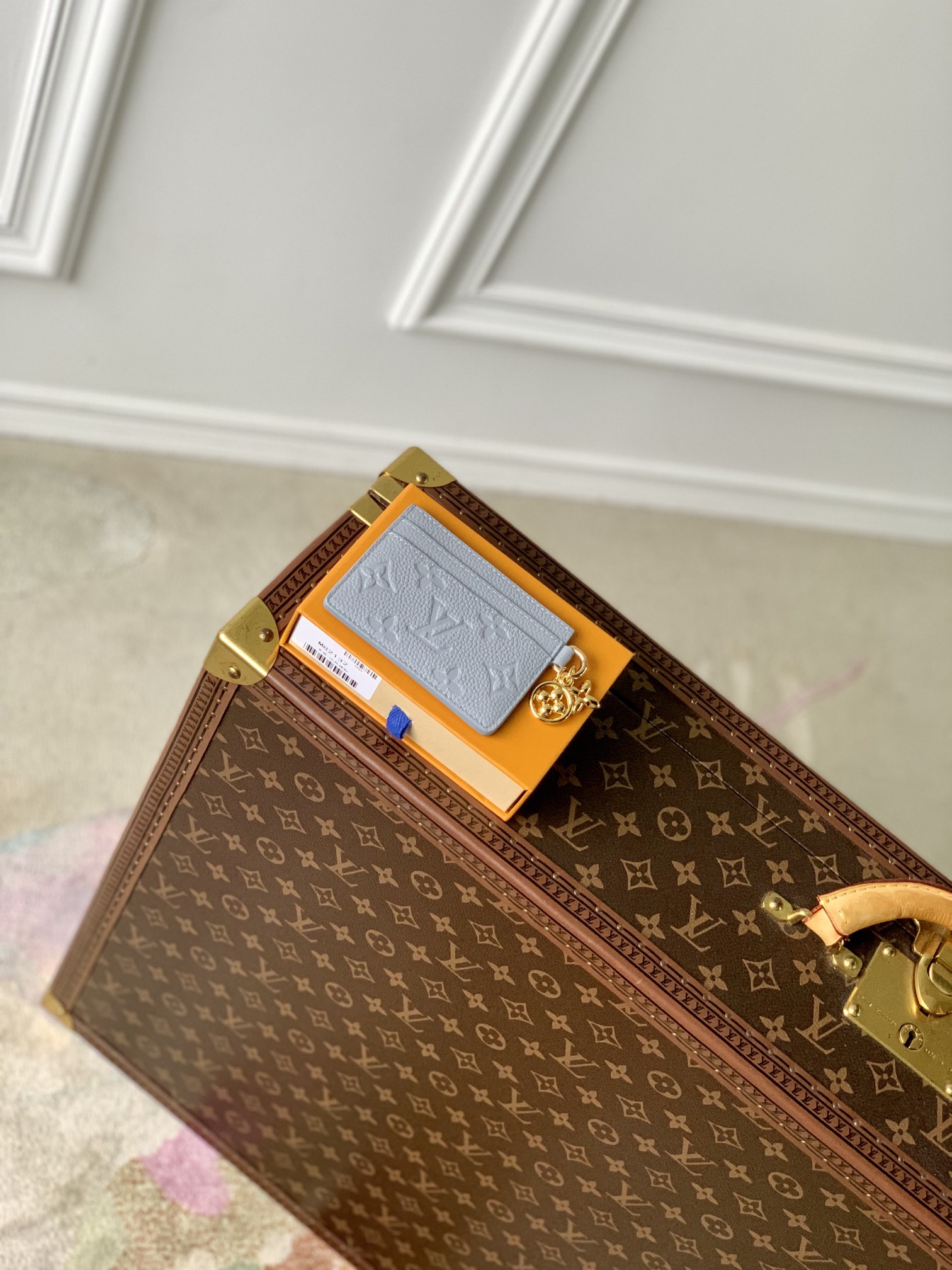 l0*is V*t0n wallet-m82132-10.2 x 7.3 x 0.3cm
