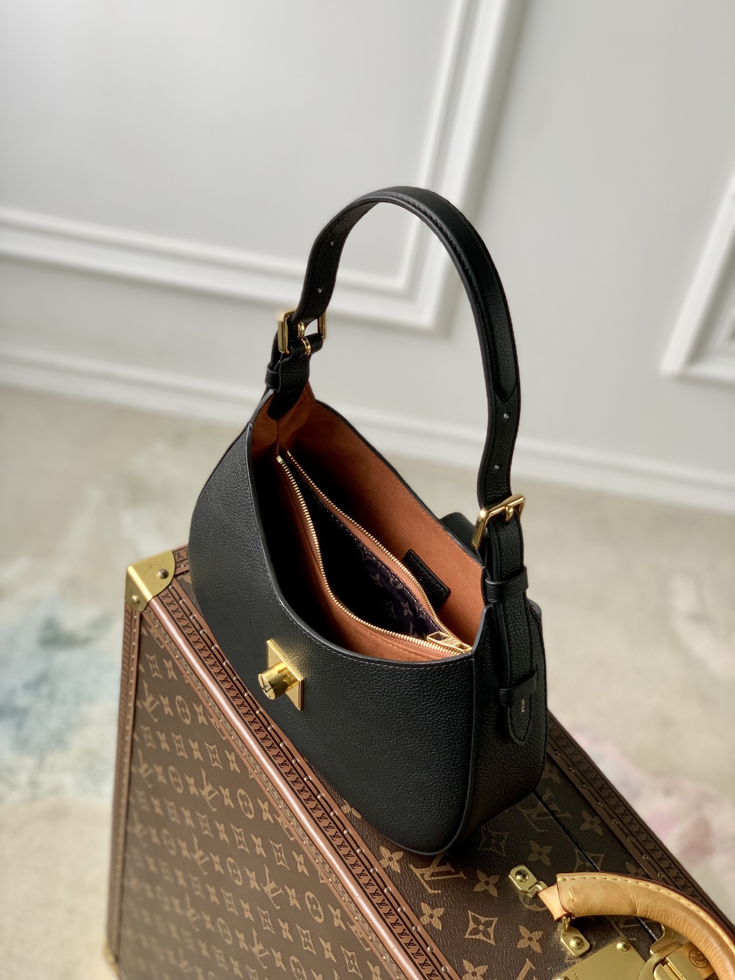 l0*is V*t0n low key shoulder bag-m24885-26 x 18 x 7cm