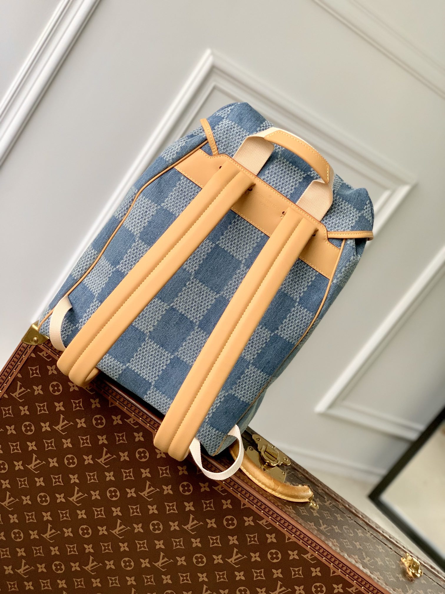 l0*is V*t0n montsouris backpack-32 x 40 x 19cm