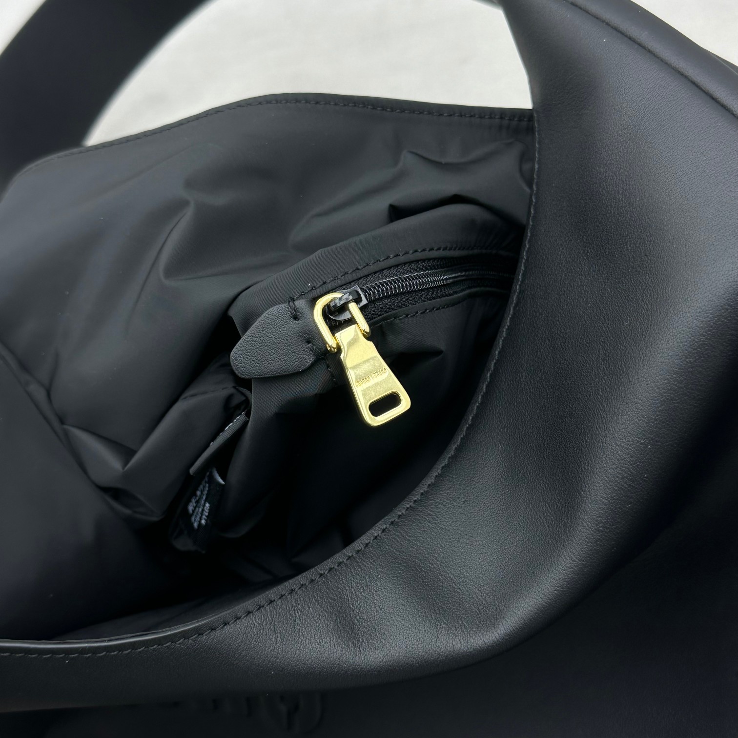 M*um*u 2024ss hobo tote-42.5*30cm