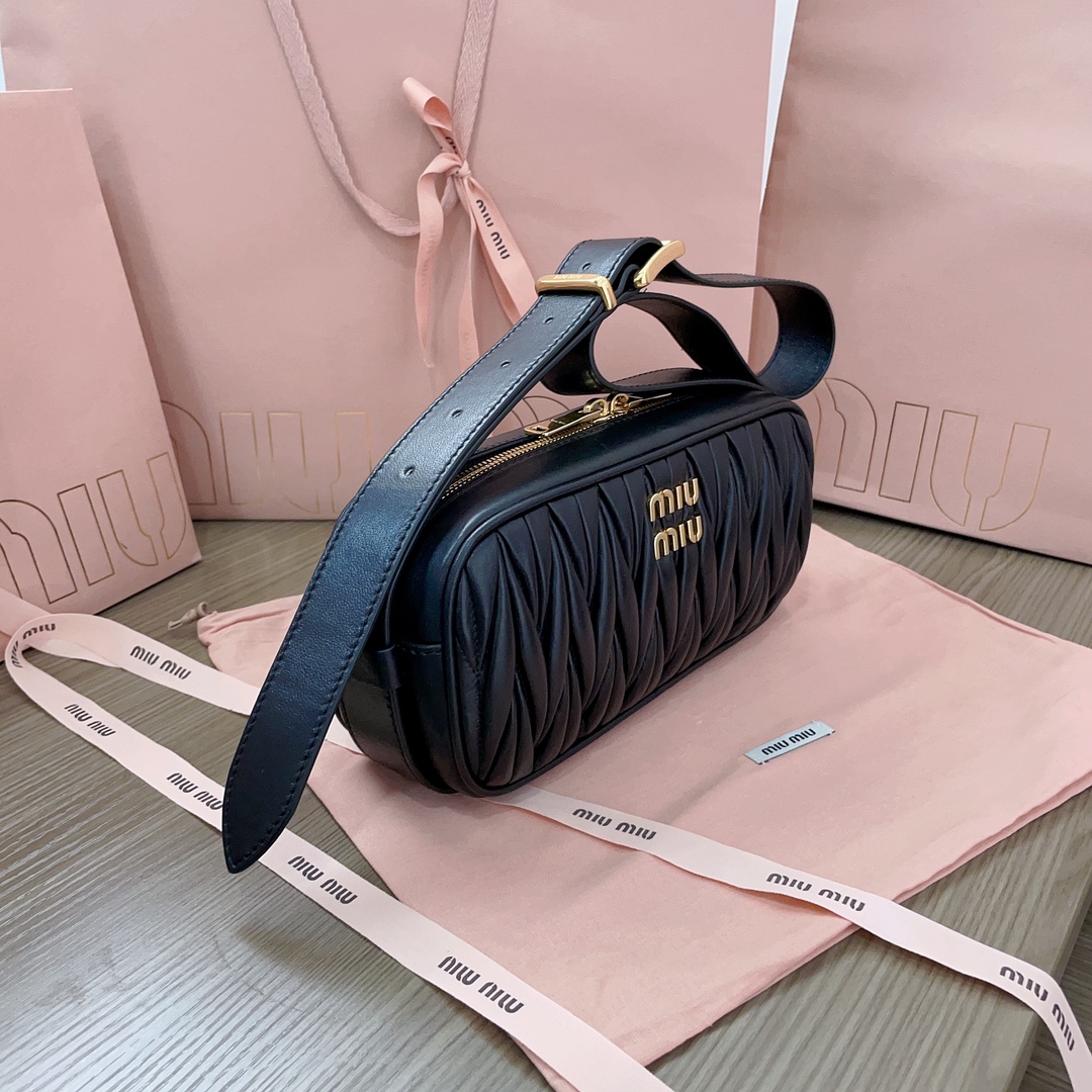 M*um*u matelassé leather shoulder 5bc158 bag-24*11.5*7cm