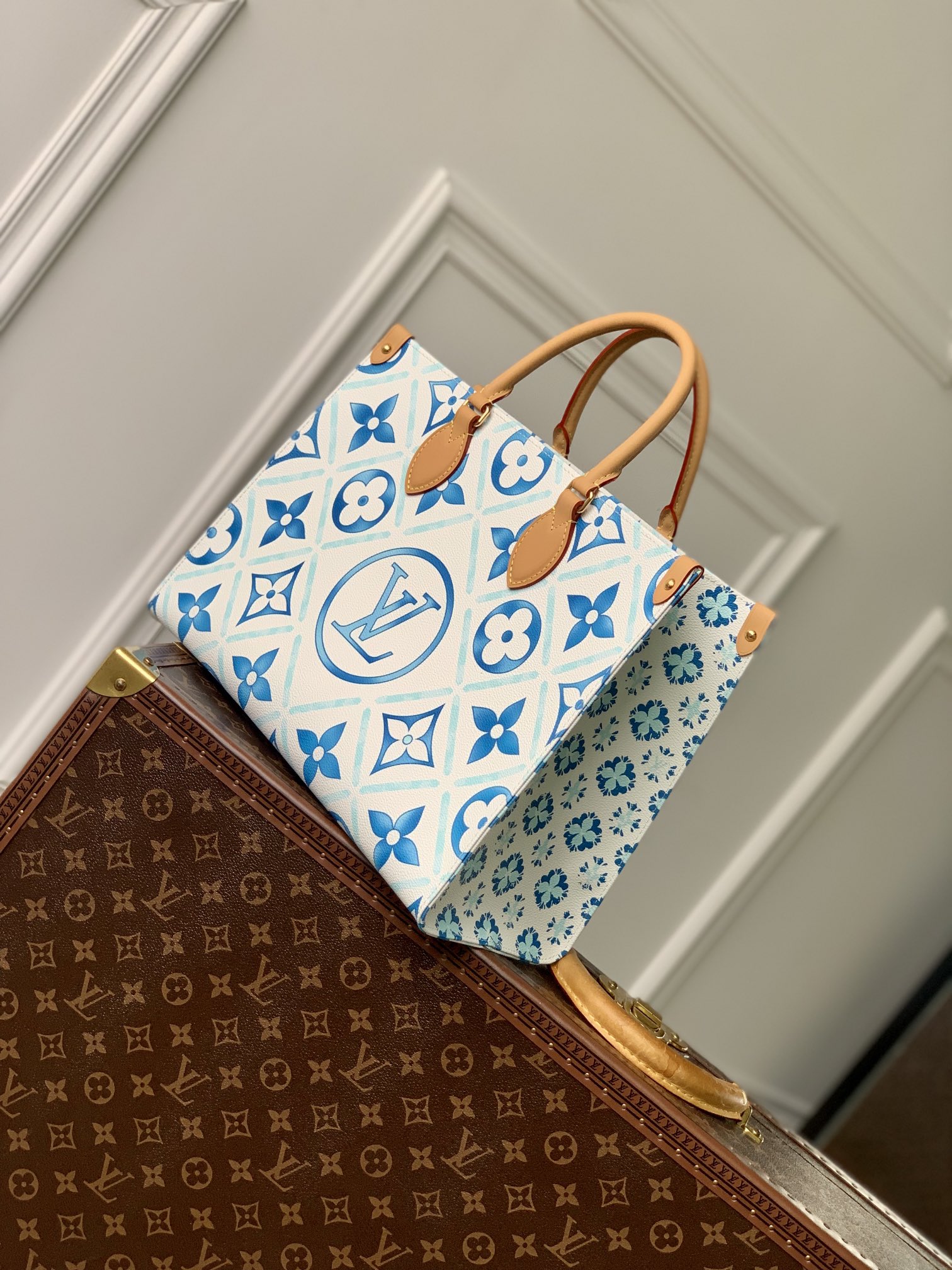 l0*is V*t0n small onthego handbag-35*28*15cm
