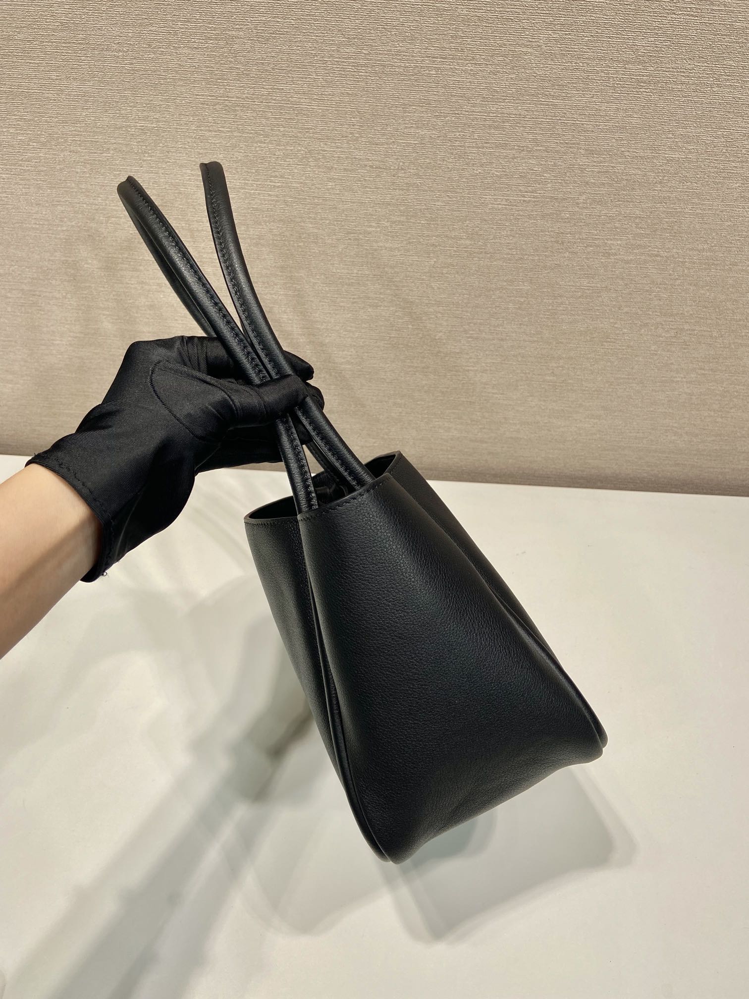 Pra*a women medium leather handbag -1bg539-25*18.5*12.5cm