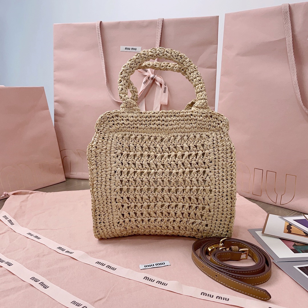 M*um*u raffia shoulder bag-22x 22.5x7.5cm
