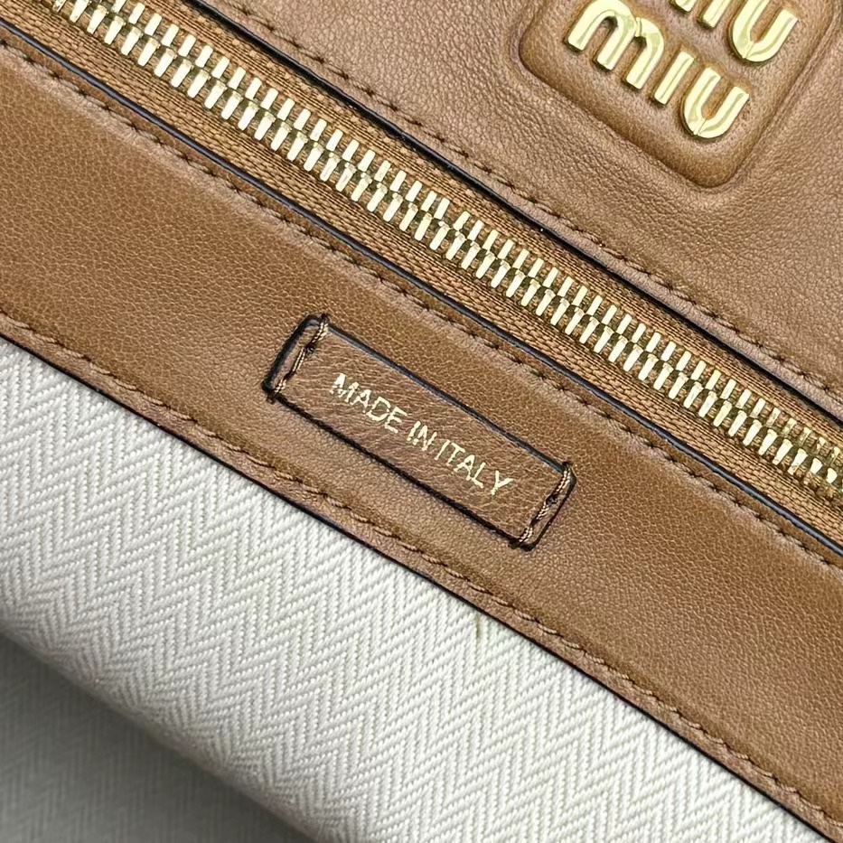 M*um*u aventure nappa tote-31x40x13cm