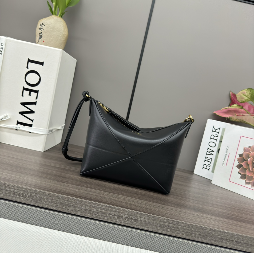 L0ew* puzzle fold pouch-23*6.5*15.5cm