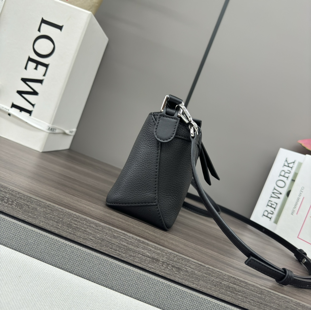 L0ew* puzzle edge bag-18*12.5*8cM