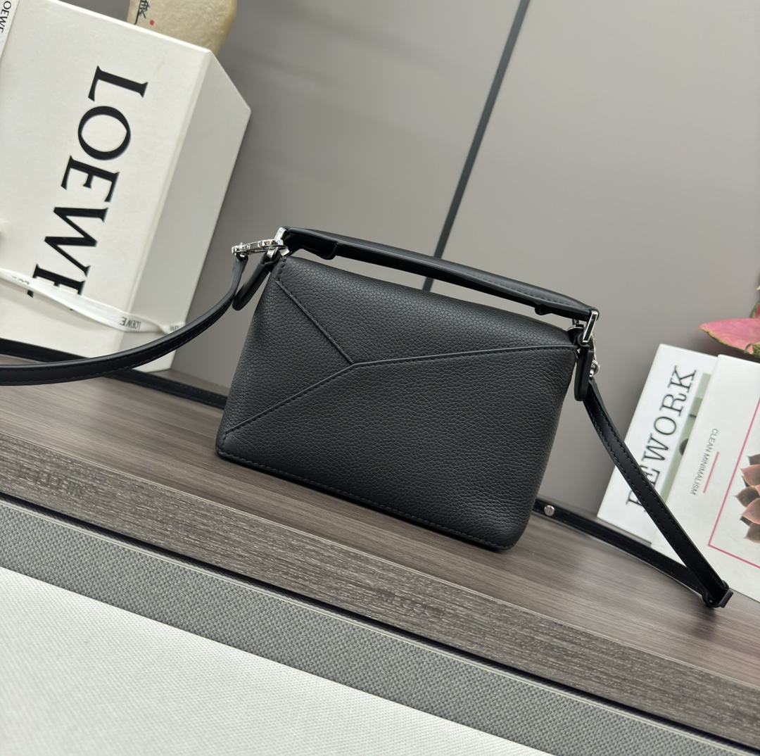L0ew* puzzle edge bag-18*12.5*8cM