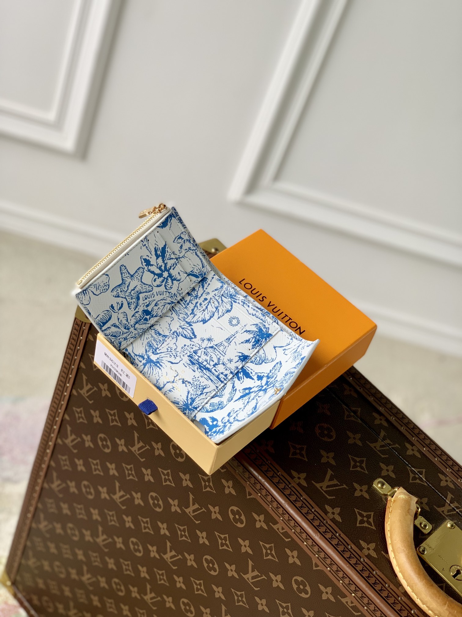 l0*is V*t0n victorine by the pool wallet-12 x 9.5 x 2.5cm