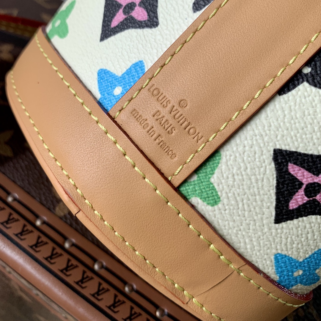 l0*is V*t0n crossbody bag-12.5 x 18 x 8.5cm