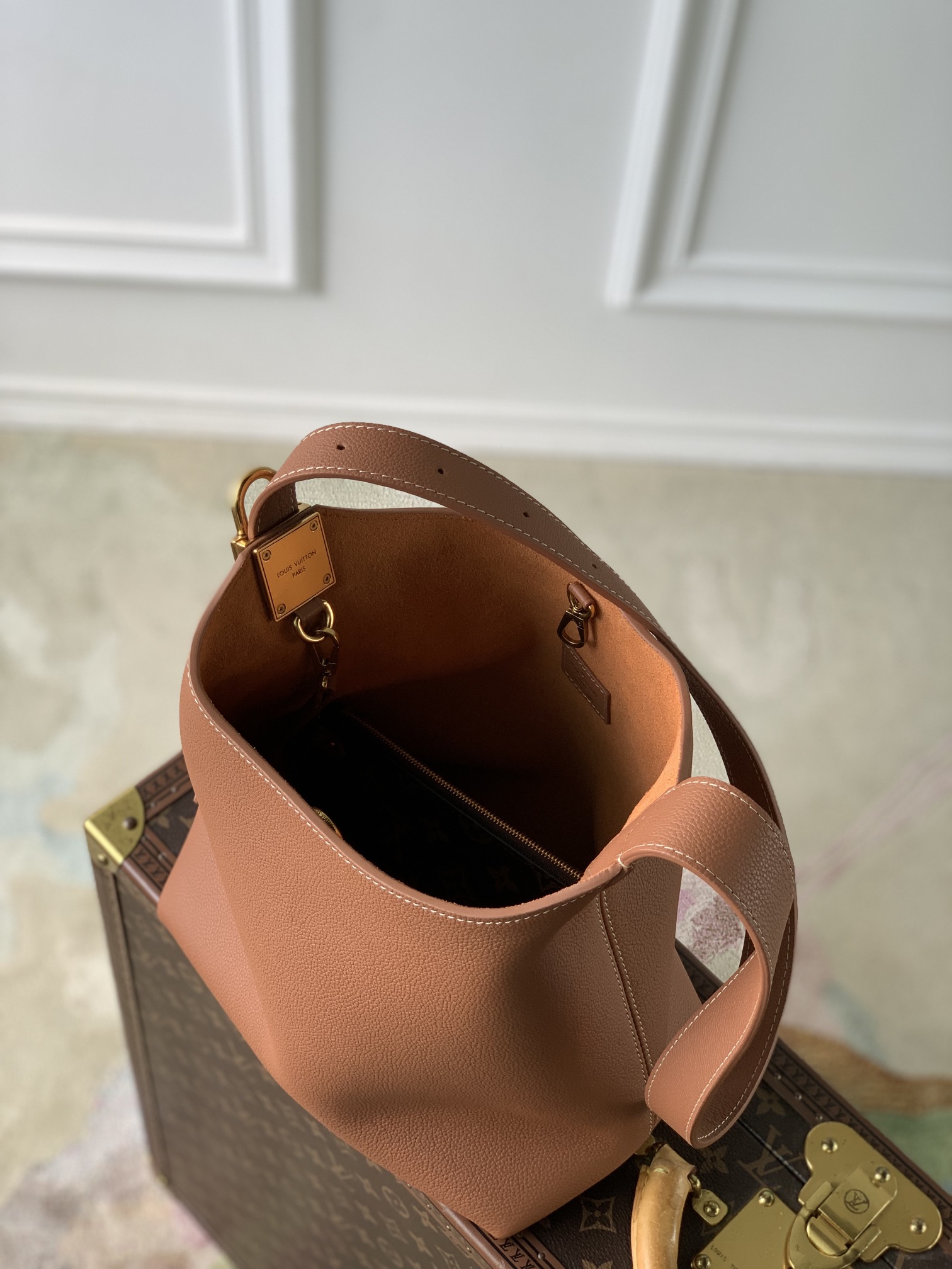 l0*is V*t0n low key hobo-m25352-24 x 28 x 16cm